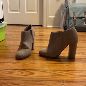 Mauve heeled booties - size 7